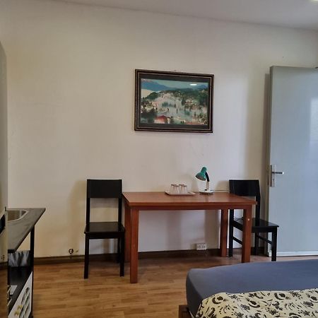 Best Price Ho Guom Apartments For Long Stay Hanoi Luaran gambar